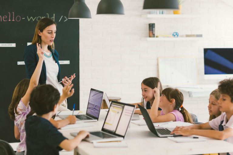 escola de tecnologia para criança